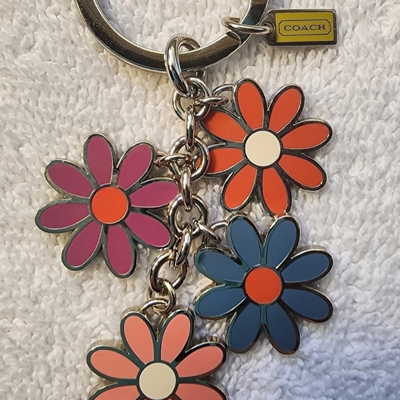 Coach Multicolor Daisy Enamel & Silver Split Ring Keychain Bag Charm NEW - Picture 1 of 5